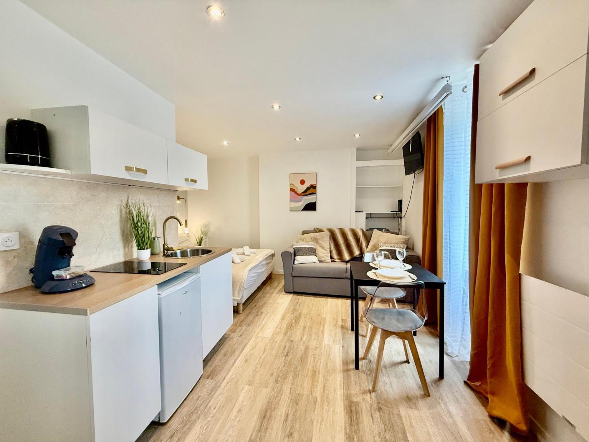 Appartement 3 - Cinema Sport Parking - Dabnb *